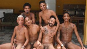 Six black guys get together in a place to do a lot of bareback bitching. It's a fun crowd that likes slutty and a lot of fun. The game there on the farm: nobody belongs to anybody.